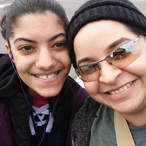 Meet your Posher, Llary